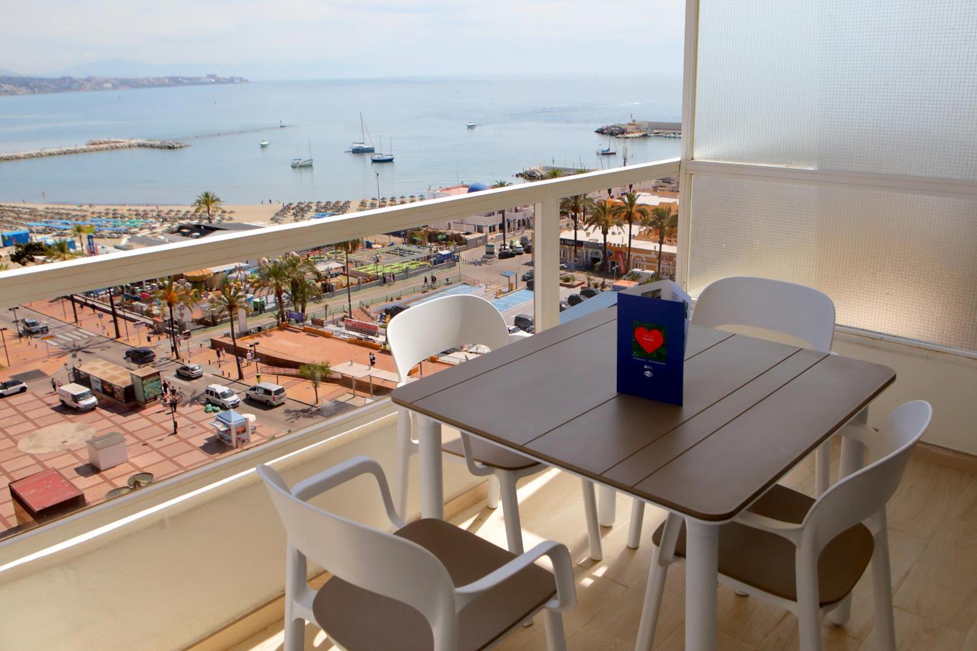 Pyr Aparthotel