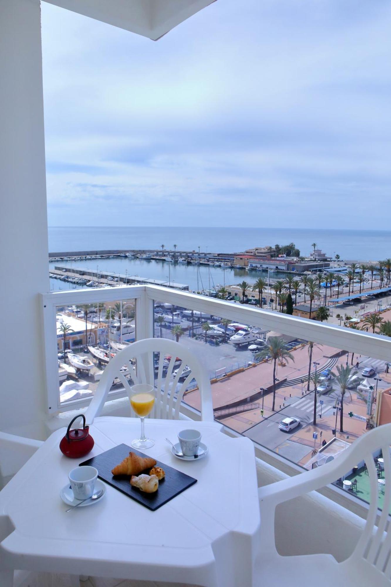 Pyr Aparthotel