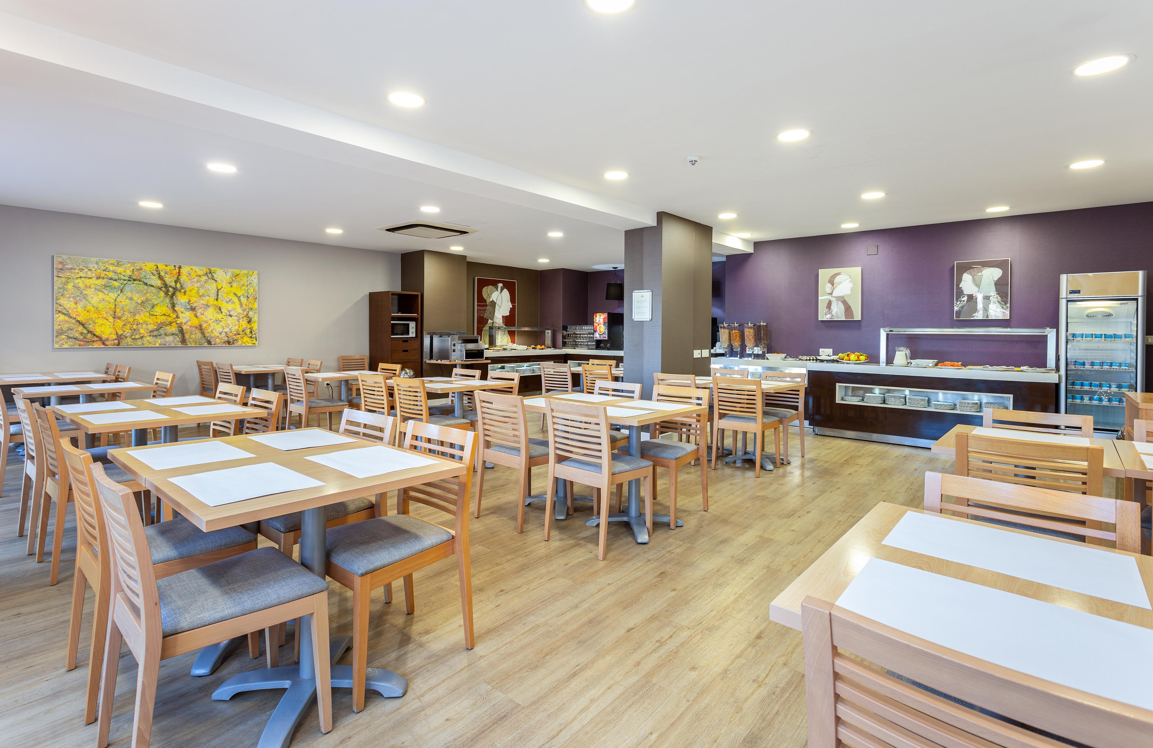Pyr Apartahotel